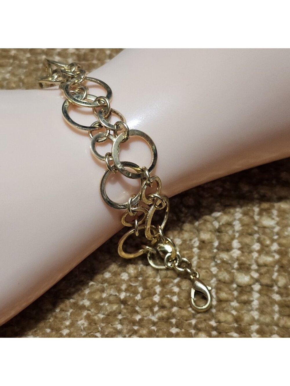 (611) Vintage Glossy Gold-tone Interlocking Ringlet Link Bracelet Classy Preppy
